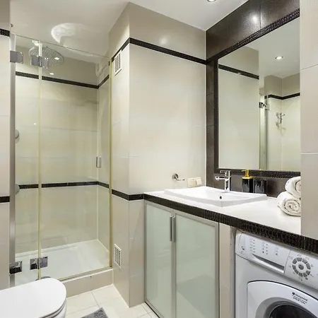 Modern Near Metro Center - Grzybowska 5 * 바르샤바